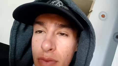 yeisongomezz online show from February 2025 07:04:02 PM