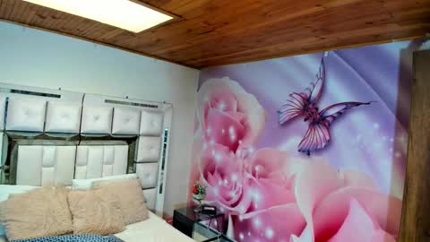 yelena  online show from January 2026 01:16:02 PM