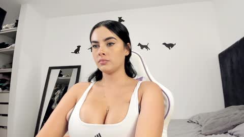 Snapshot of yenifer016 chatting on January 2025 02:31:01 AM yenifer016 online show from January 2025 02:31:01 AM