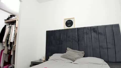 Snapshot of yenifer016 chatting on January 2025 05:00:02 AM yenifer016 online show from January 2025 05:00:02 AM