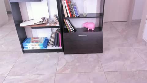 yenlo01 online show from February 2025 09:38:02 PM