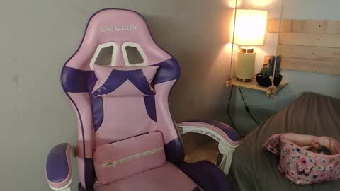 Yenni online show from December 2025 06:35:02 PM