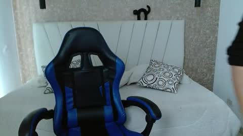 Yera  online show from September 2025 12:27:02 PM