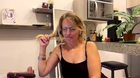 Zlata online show from February 2025 01:41:02 AM