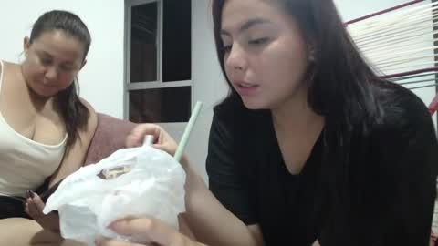 Snapshot of yessica_08 chatting on May 2026 03:12:02 AM yessica and andres online show from May 2026 03:12:02 AM