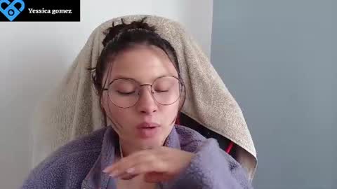 Snapshot of yessica_gomez01 chatting on June 2026 10:14:02 PM yessica_gomez01 online show from June 2026 10:14:02 PM