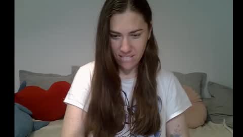 Kira online show from September 2025 12:49:02 PM