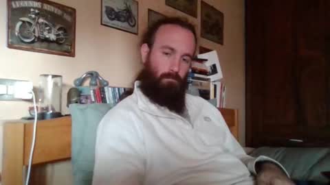 yeti_92 online show from October 2025 11:33:02 AM