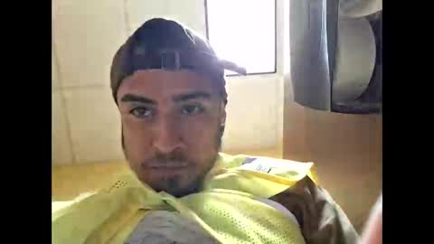 yezzi_1997 online show from October 2025 01:30:02 AM