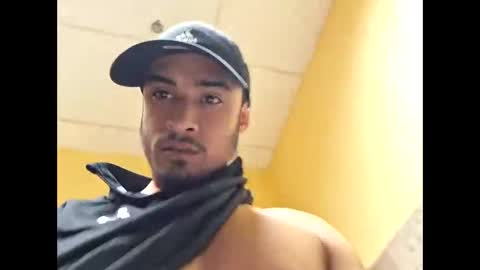 yezzi_1997 online show from November 2025 02:45:02 AM