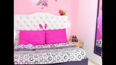 yineth_hot online show from November 2025 10:15:02 PM