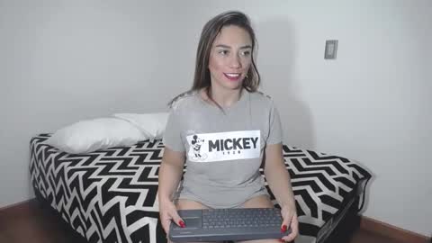 tulipan online show from December 2025 12:04:01 AM