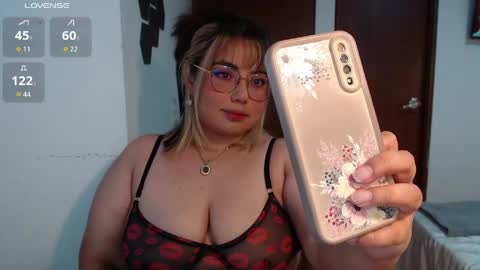 Snapshot of yini_angel07 chatting on May 2026 03:25:01 AM hii i am yini online show from May 2026 03:25:01 AM