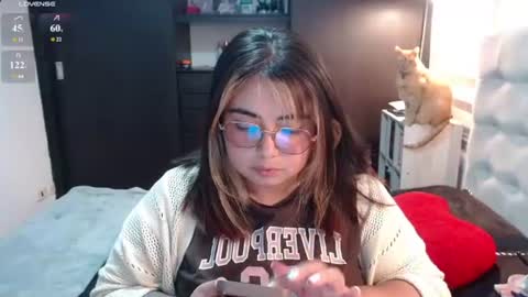 Snapshot of yini_angel07 chatting on June 2026 11:09:02 PM hii i am yini online show from June 2026 11:09:02 PM