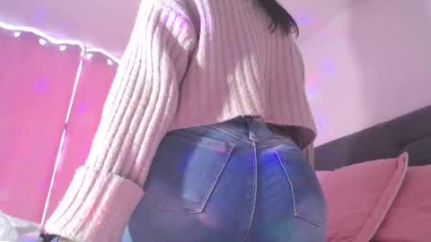 Yiny online show from February 2025 02:05:01 PM