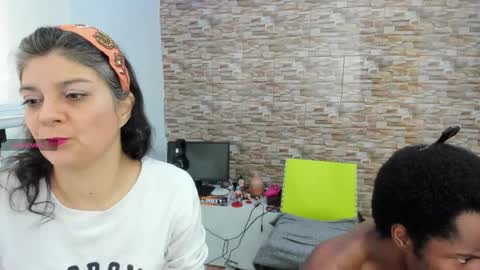 yinyyanghot online show from November 2025 05:03:01 PM