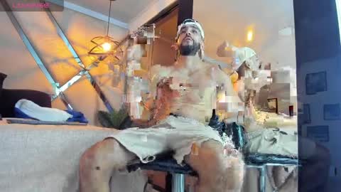 Yiyo online show from April 2026 04:23:02 AM