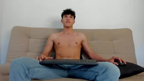 yizus_bonz online show from June 2026 02:44:02 PM