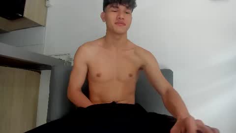 Snapshot of yizus_bonz chatting on June 2026 04:22:01 PM yizus_bonz online show from June 2026 04:22:01 PM
