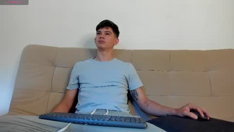 Snapshot of yizus_bonz chatting on July 2026 06:59:01 PM yizus_bonz online show from July 2026 06:59:01 PM