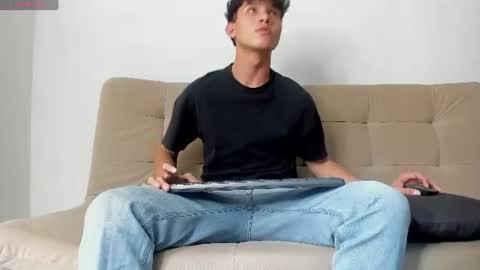 Snapshot of yizus_bonz chatting on July 2026 10:34:02 PM yizus_bonz online show from July 2026 10:34:02 PM