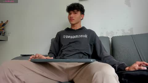 Snapshot of yizus_bonz chatting on July 2026 03:04:02 PM yizus_bonz online show from July 2026 03:04:02 PM