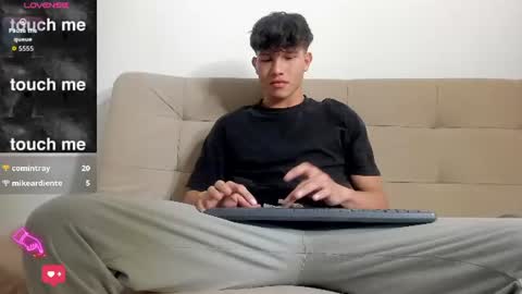 Snapshot of yizus_bonz chatting on July 2026 11:37:01 PM yizus_bonz online show from July 2026 11:37:01 PM