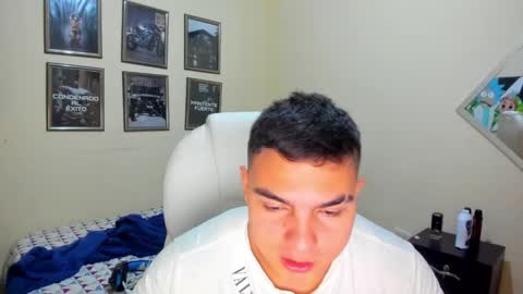 Snapshot of yker18 chatting on December 2024 07:16:01 PM yker online show from December 2024 07:16:01 PM