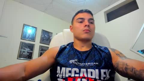 Snapshot of yker18 chatting on December 2024 10:05:02 PM yker online show from December 2024 10:05:02 PM