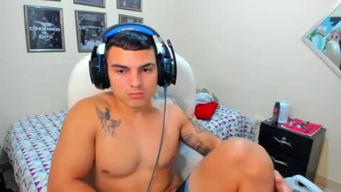 Snapshot of yker18 chatting on December 2024 01:15:02 AM yker online show from December 2024 01:15:02 AM