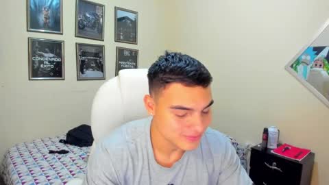 Snapshot of yker18 chatting on December 2024 08:03:02 AM yker online show from December 2024 08:03:02 AM