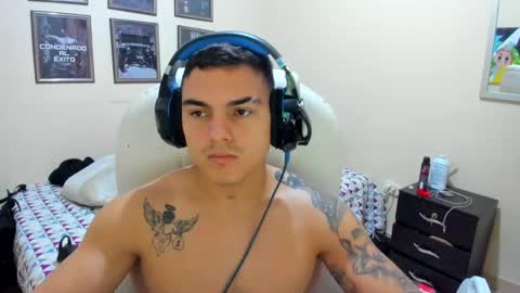 Snapshot of yker18 chatting on December 2024 07:59:02 PM yker online show from December 2024 07:59:02 PM