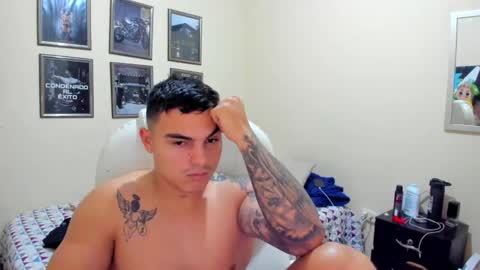 Snapshot of yker18 chatting on December 2024 11:05:01 PM yker online show from December 2024 11:05:01 PM