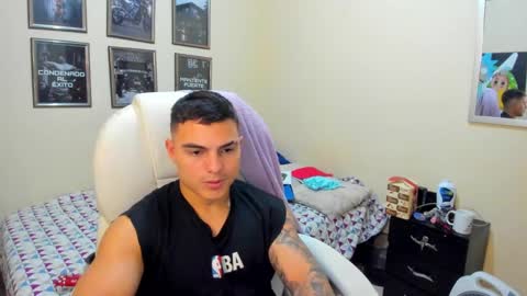 Snapshot of yker18 chatting on December 2024 06:39:01 AM yker online show from December 2024 06:39:01 AM