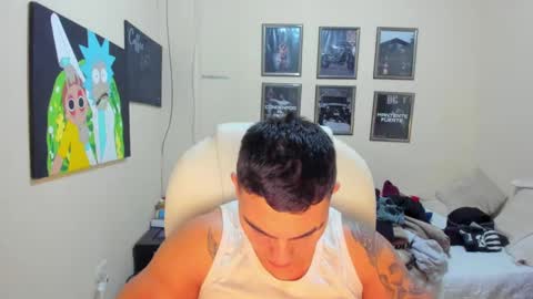 Snapshot of yker18 chatting on January 2025 10:29:02 PM yker online show from January 2025 10:29:02 PM