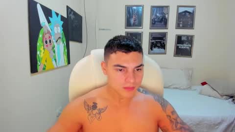 Snapshot of yker18 chatting on January 2025 04:48:02 AM yker online show from January 2025 04:48:02 AM