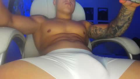 Snapshot of yker18 chatting on January 2025 04:49:02 AM yker online show from January 2025 04:49:02 AM