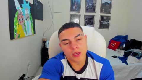 Snapshot of yker18 chatting on January 2025 06:50:01 PM yker online show from January 2025 06:50:01 PM