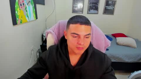 Snapshot of yker18 chatting on February 2025 03:24:01 AM yker online show from February 2025 03:24:01 AM