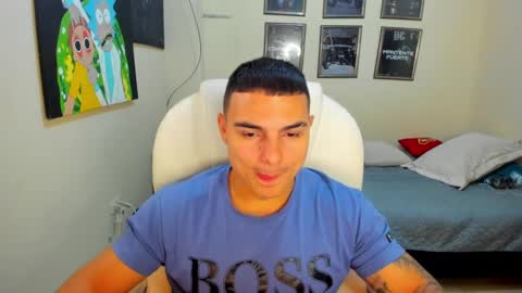 Snapshot of yker18 chatting on March 2025 06:05:02 PM yker online show from March 2025 06:05:02 PM