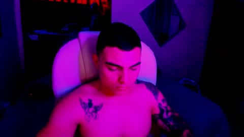 Snapshot of yker18 chatting on November 2025 03:16:01 AM yker online show from November 2025 03:16:01 AM