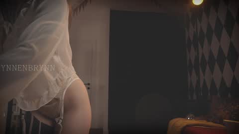 Snapshot of ynnenbrynn chatting on January 2025 01:25:02 PM ynnenbrynn online show from January 2025 01:25:02 PM