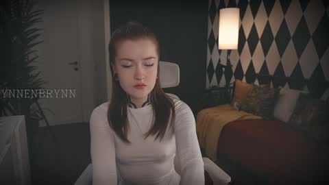 Snapshot of ynnenbrynn chatting on January 2025 06:27:01 AM ynnenbrynn online show from January 2025 06:27:01 AM