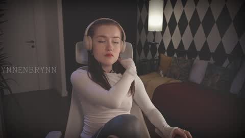 Snapshot of ynnenbrynn chatting on January 2025 09:29:01 AM ynnenbrynn online show from January 2025 09:29:01 AM