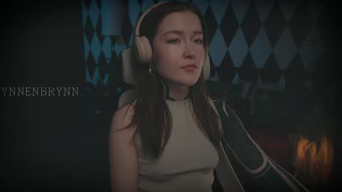 Snapshot of ynnenbrynn chatting on January 2025 10:27:02 AM ynnenbrynn online show from January 2025 10:27:02 AM