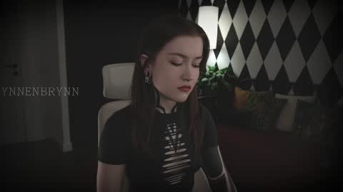 Snapshot of ynnenbrynn chatting on January 2025 07:05:01 AM ynnenbrynn online show from January 2025 07:05:01 AM