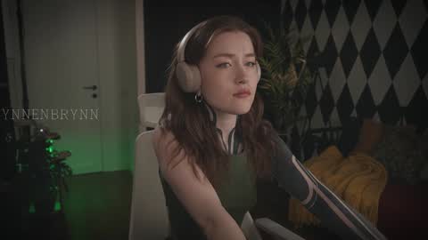 Snapshot of ynnenbrynn chatting on January 2025 11:01:02 AM ynnenbrynn online show from January 2025 11:01:02 AM