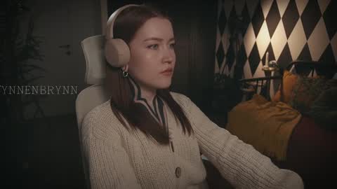 Snapshot of ynnenbrynn chatting on January 2025 09:28:01 AM ynnenbrynn online show from January 2025 09:28:01 AM