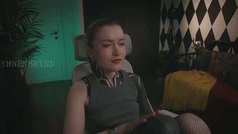 Snapshot of ynnenbrynn chatting on January 2025 12:01:01 PM ynnenbrynn online show from January 2025 12:01:01 PM