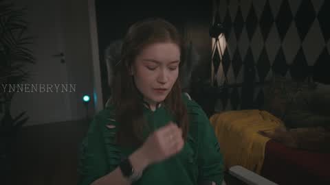 Snapshot of ynnenbrynn chatting on January 2025 07:53:02 AM ynnenbrynn online show from January 2025 07:53:02 AM